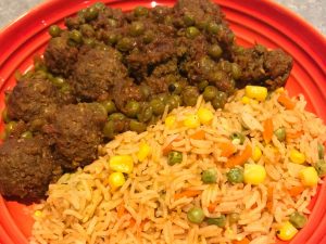 This Lamb Kofta Curry & Vegetable Pilau serves two with plenty to spare - mixing a variety of spices and a tasty vegetable side.